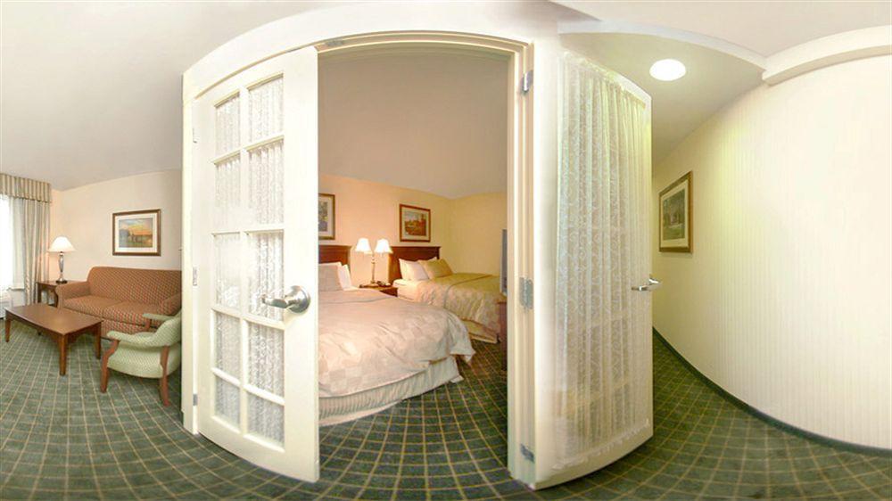Clarion Hotel & Suites Hamden-New Haven Extérieur photo
