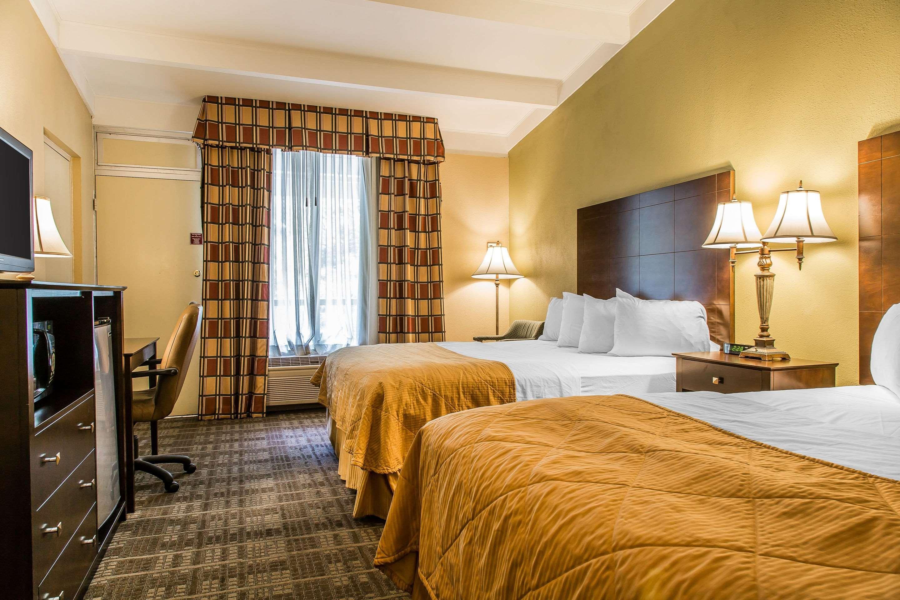 Clarion Hotel & Suites Hamden-New Haven Extérieur photo