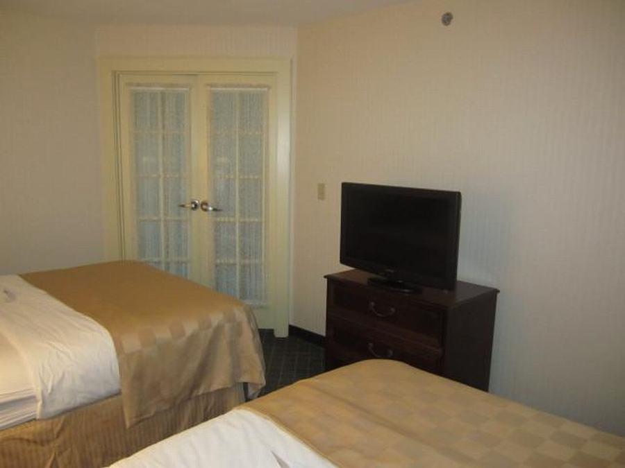 Clarion Hotel & Suites Hamden-New Haven Extérieur photo