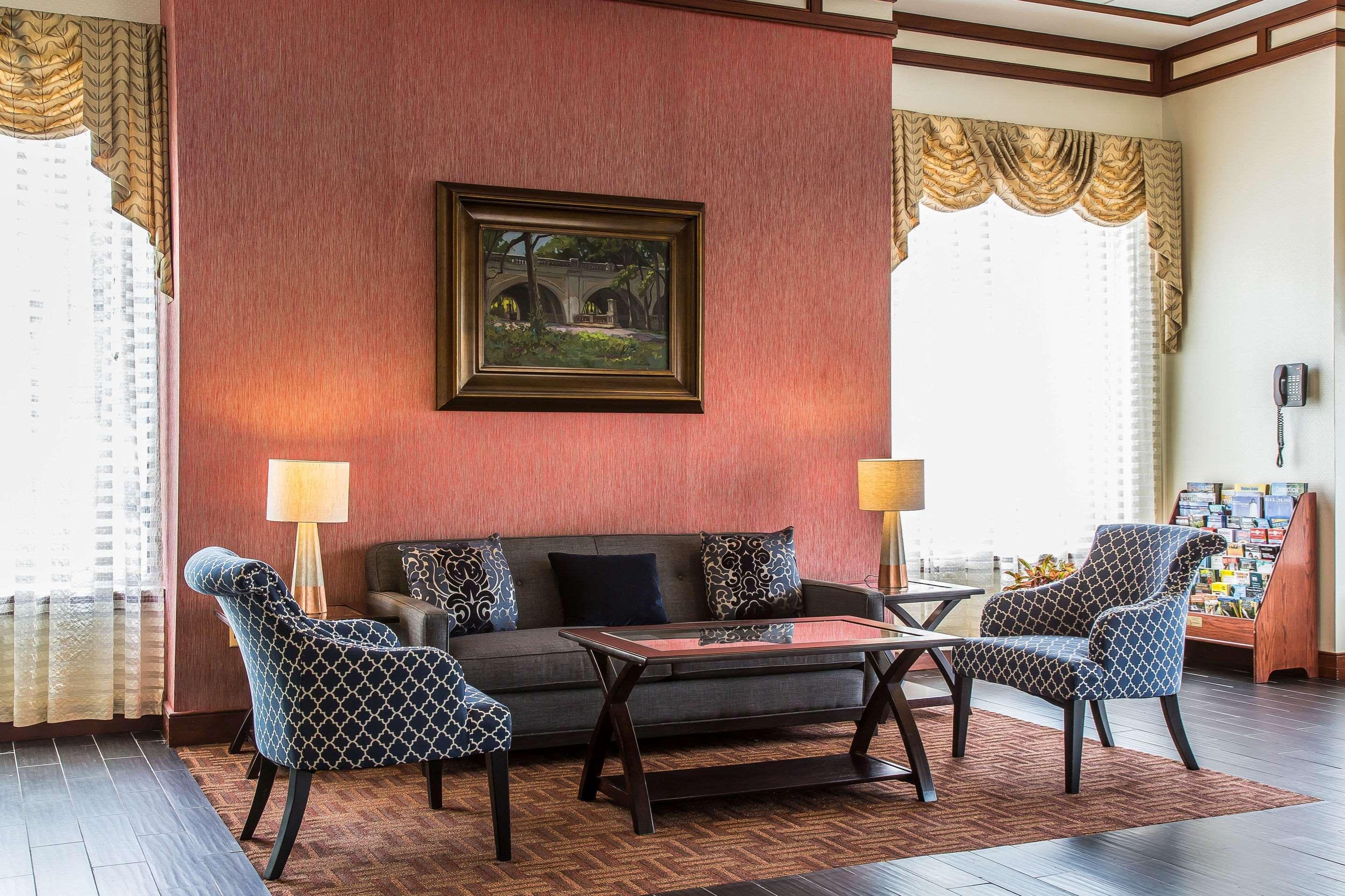 Clarion Hotel & Suites Hamden-New Haven Extérieur photo