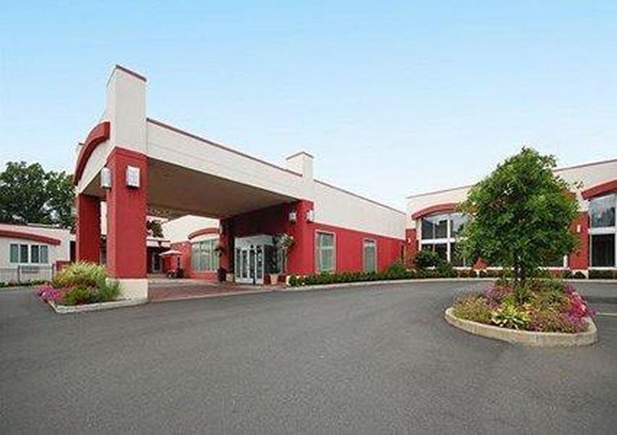 Clarion Hotel & Suites Hamden-New Haven Extérieur photo