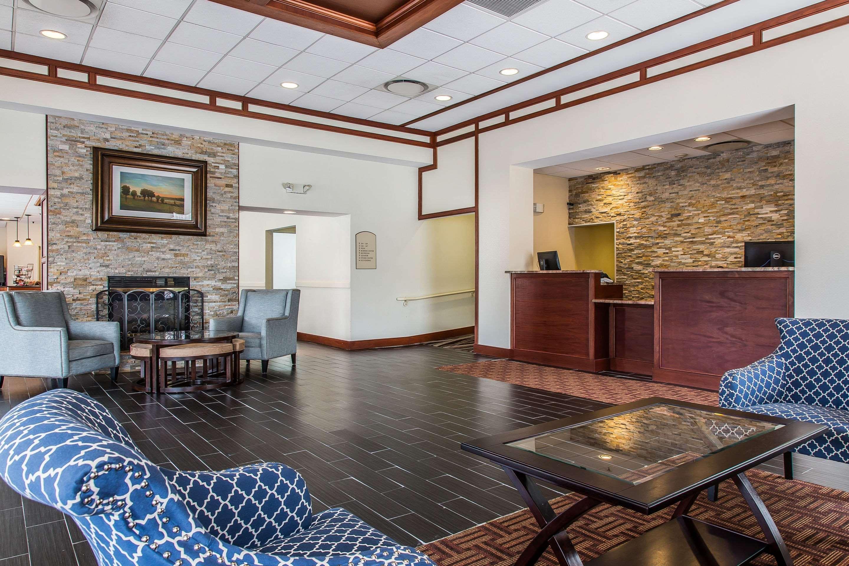 Clarion Hotel & Suites Hamden-New Haven Extérieur photo