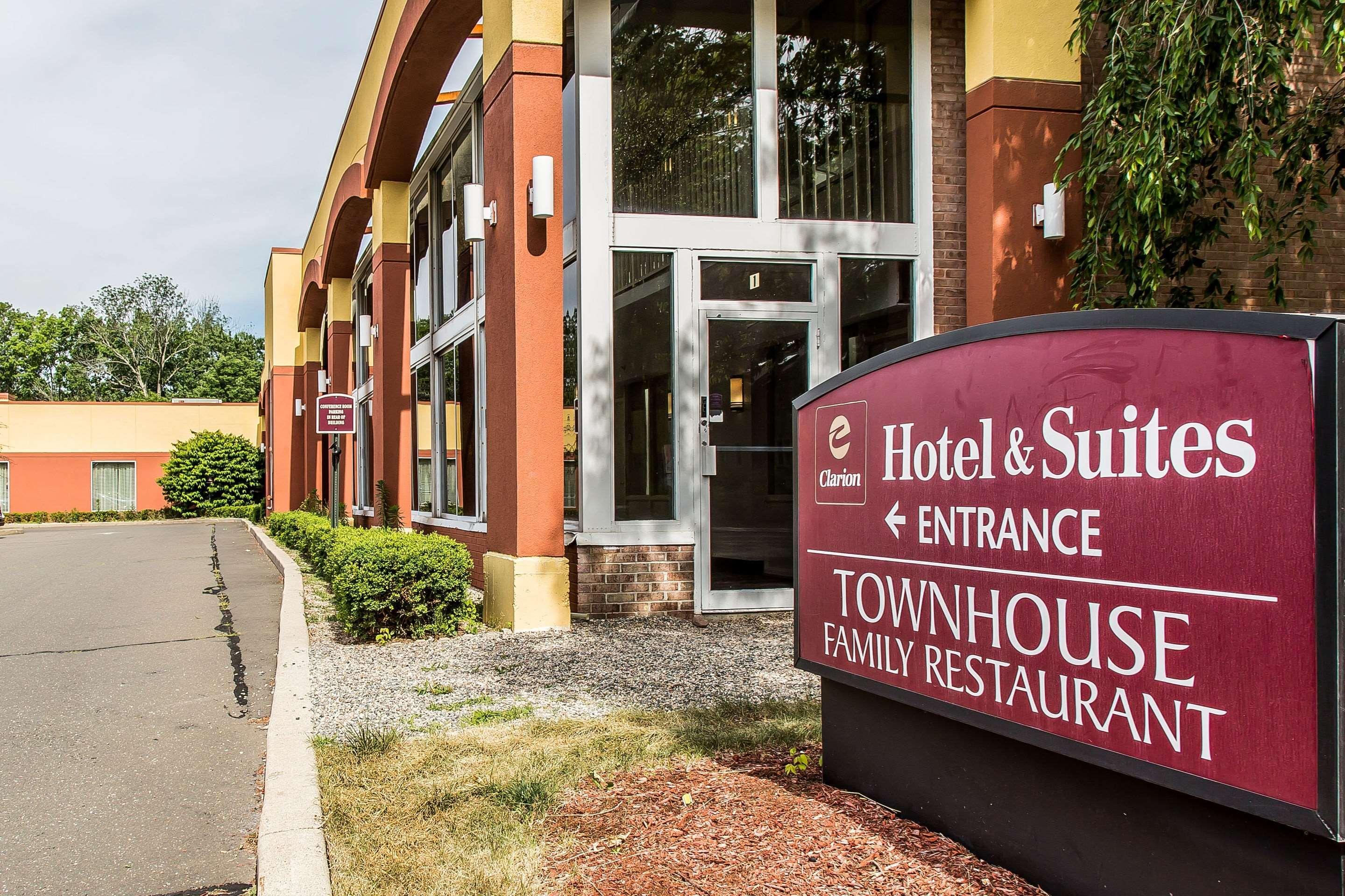 Clarion Hotel & Suites Hamden-New Haven Extérieur photo