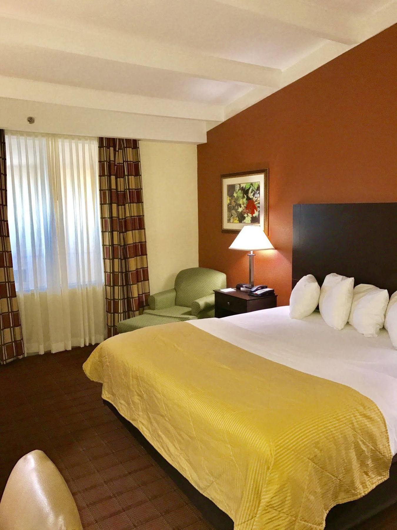 Clarion Hotel & Suites Hamden-New Haven Extérieur photo